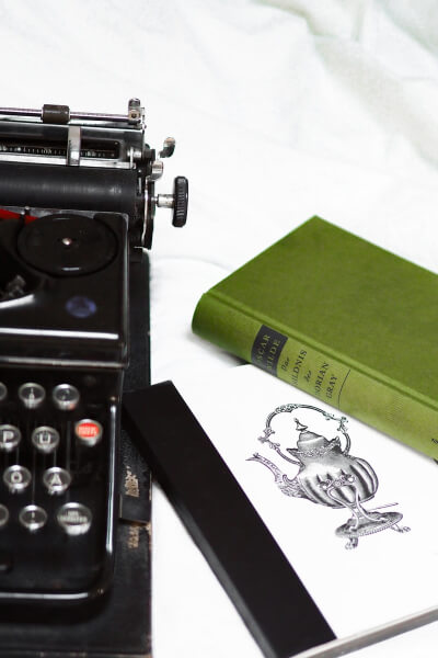 About Author Author Book Store Biography Img 1 1